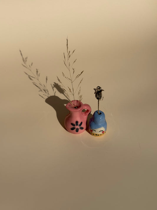 Minivasen Frau Blau und pinker Krug