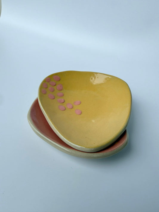 Organische Dekoschale pink gelb