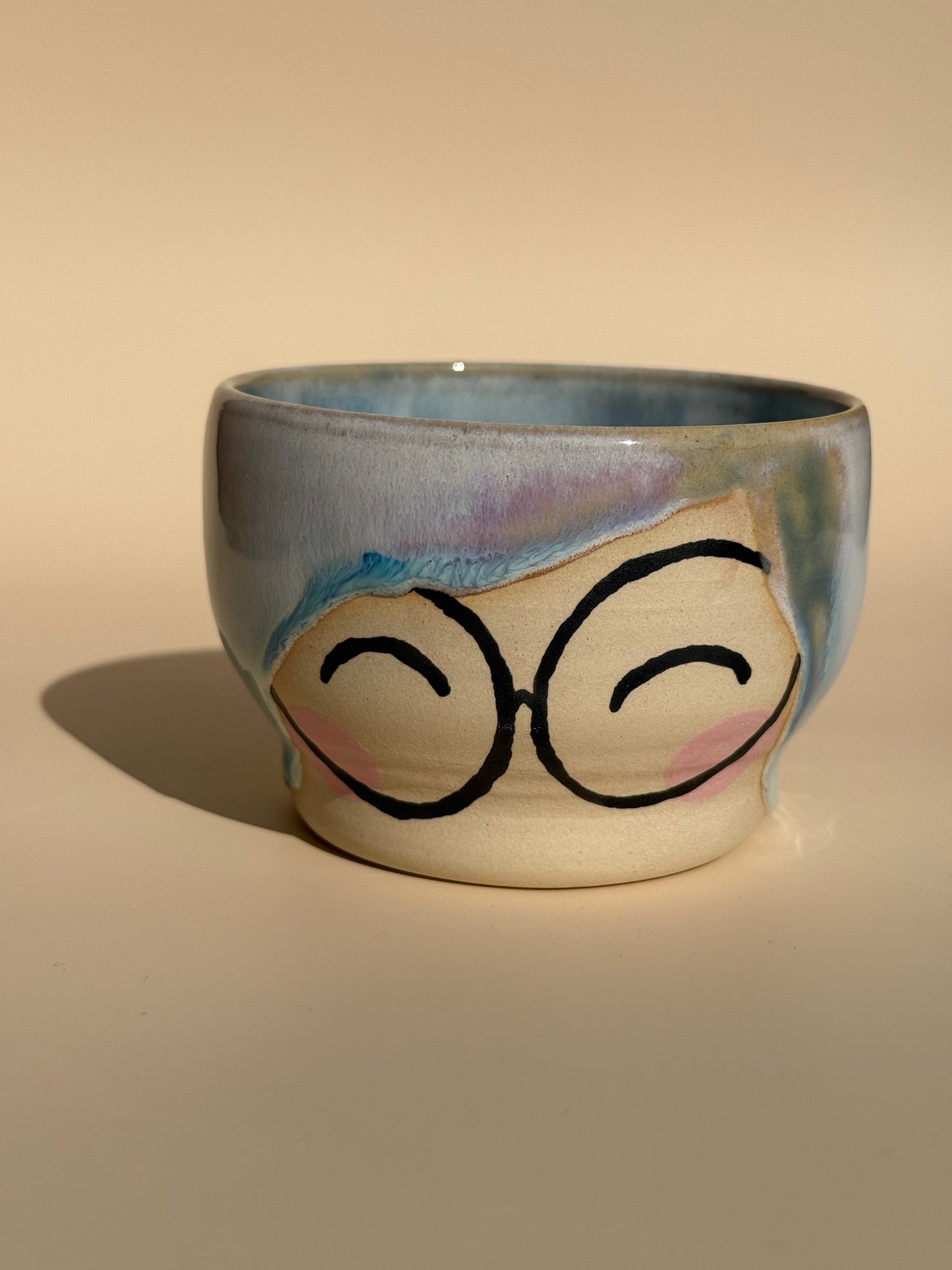 Frau Becher Blau