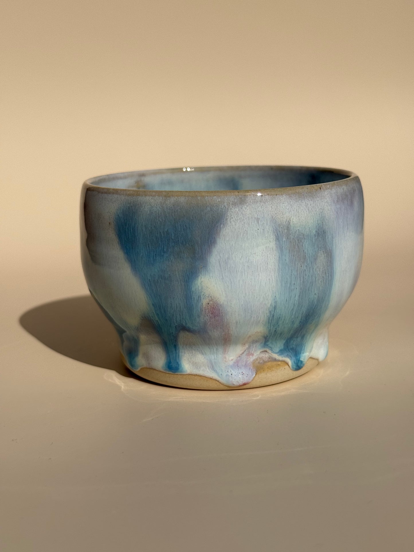 Frau Becher Blau