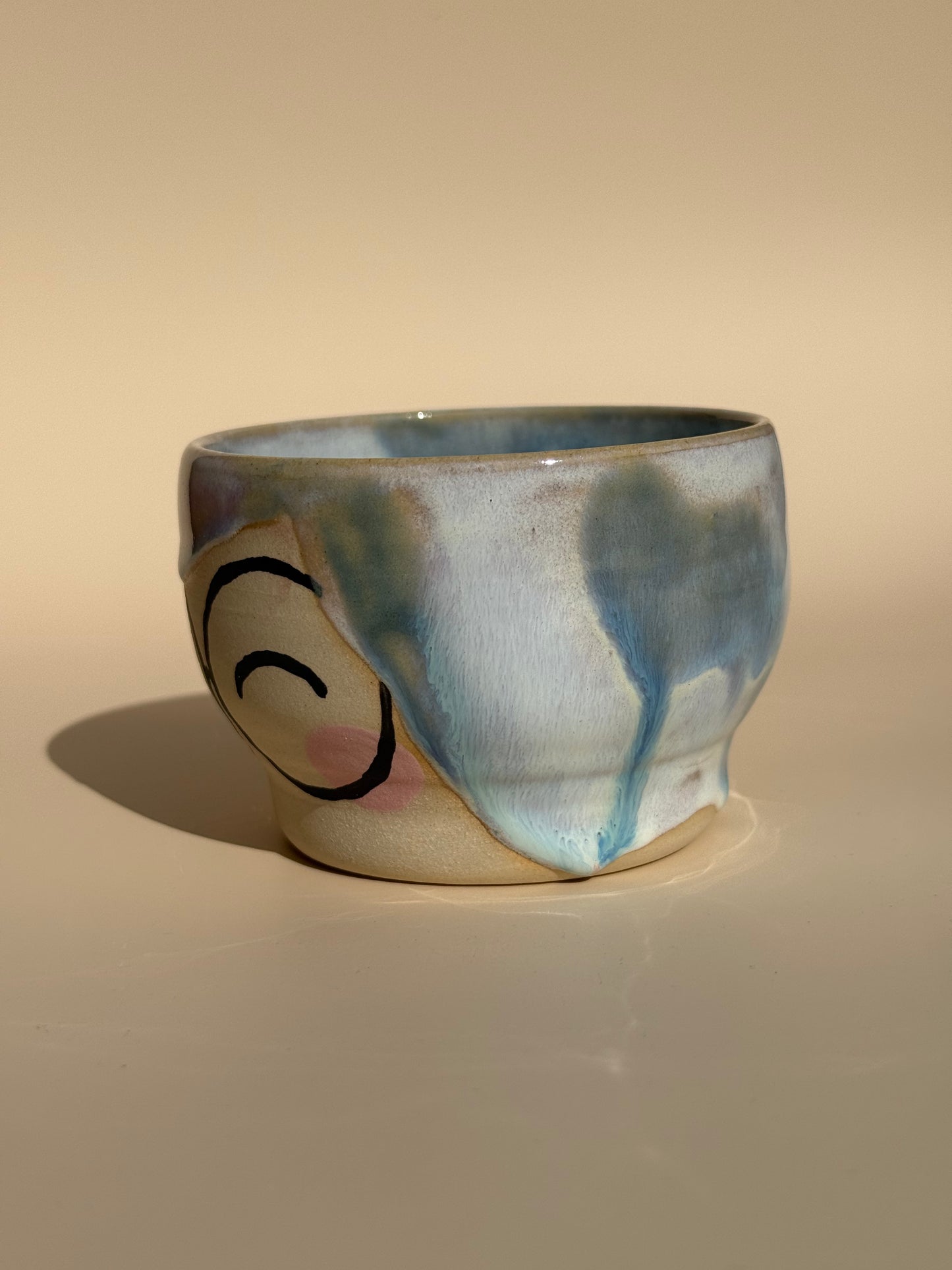 Frau Becher Blau