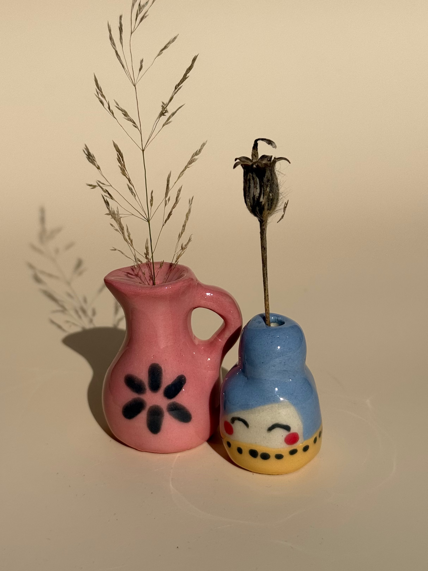 Minivasen Frau Blau und pinker Krug