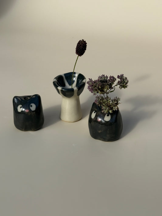 Minivasen schwarze Katze und Flecken