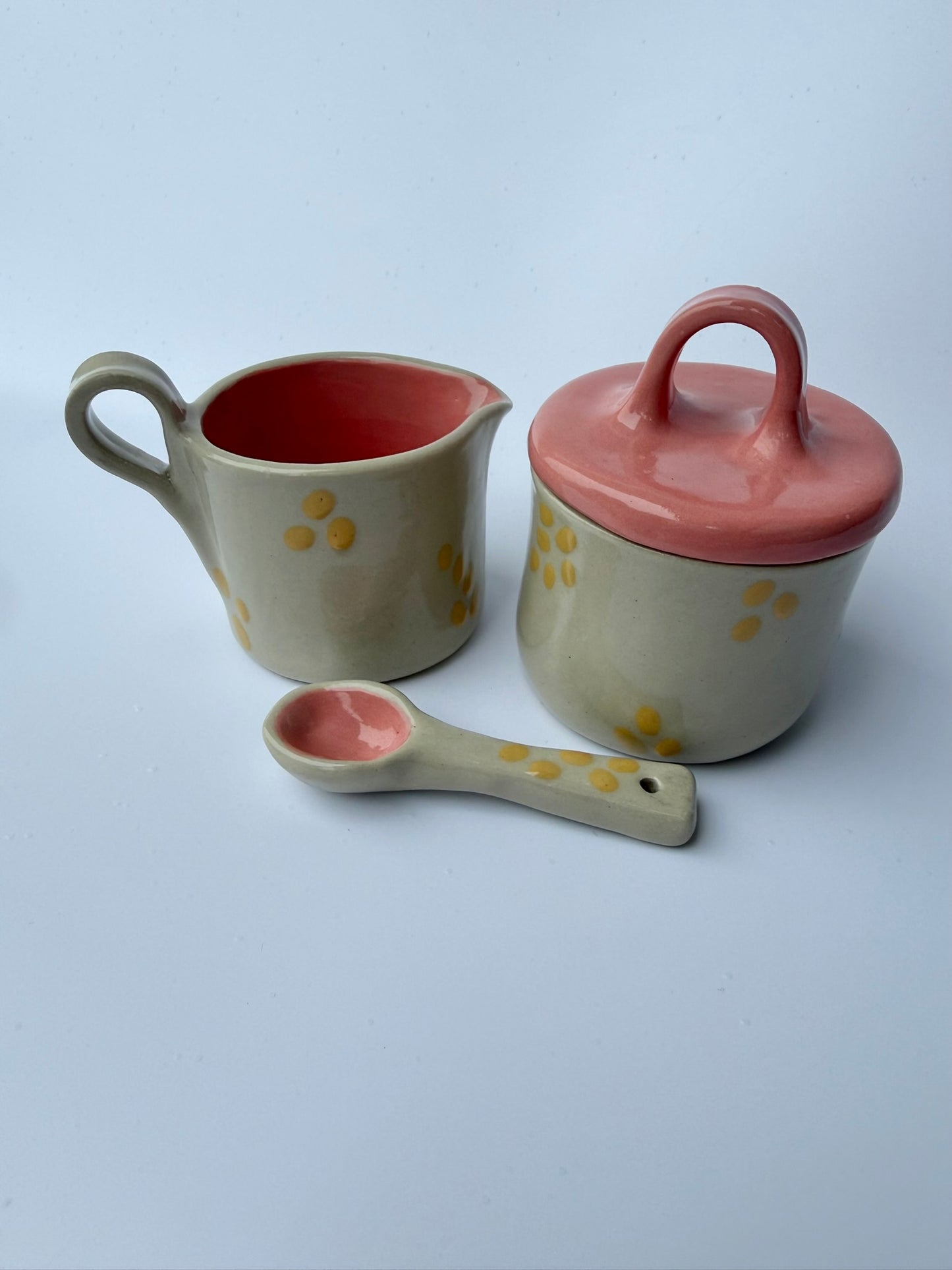 Zuckerdose und Milchkännchen gelb pink