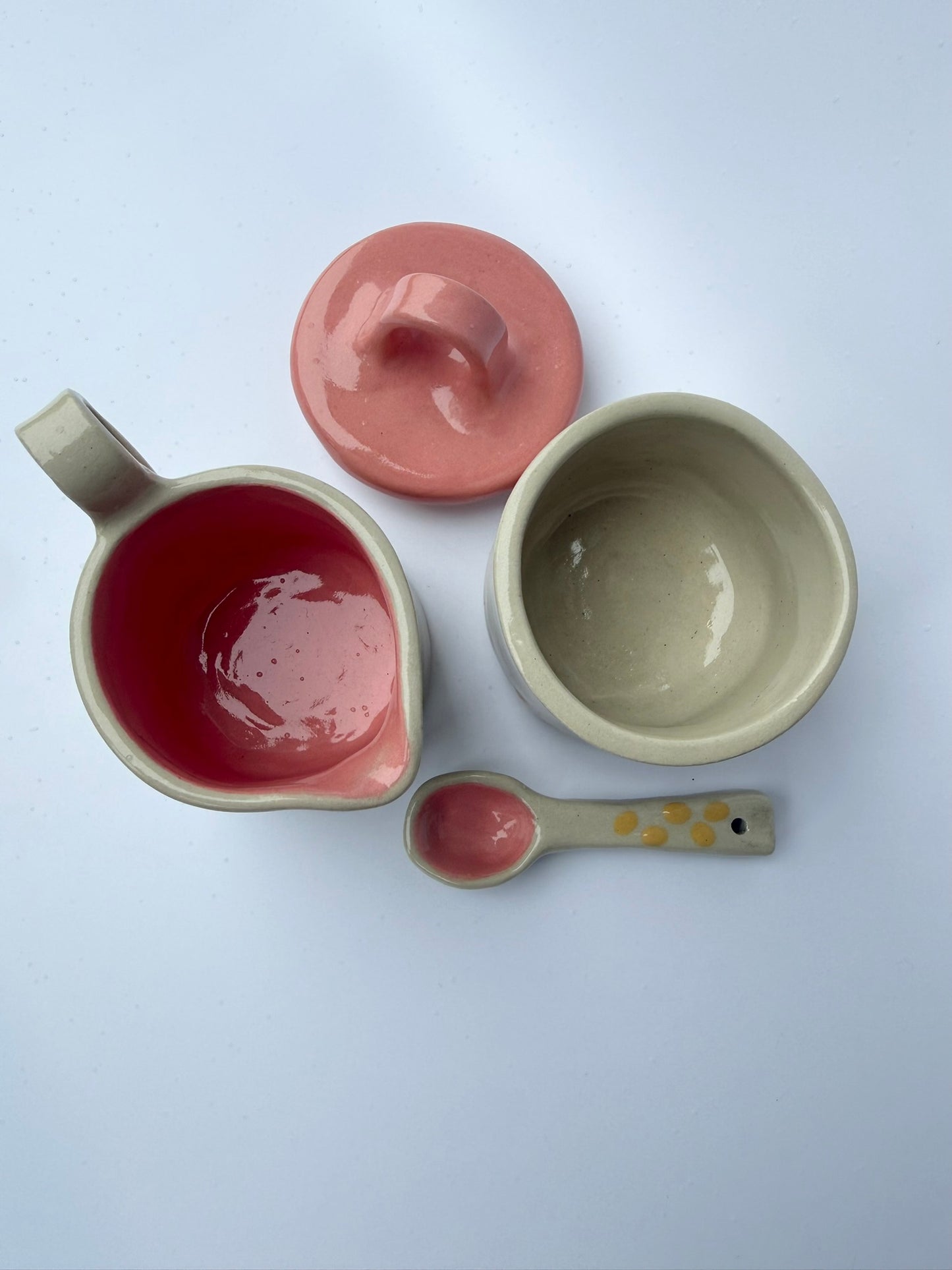 Zuckerdose und Milchkännchen gelb pink