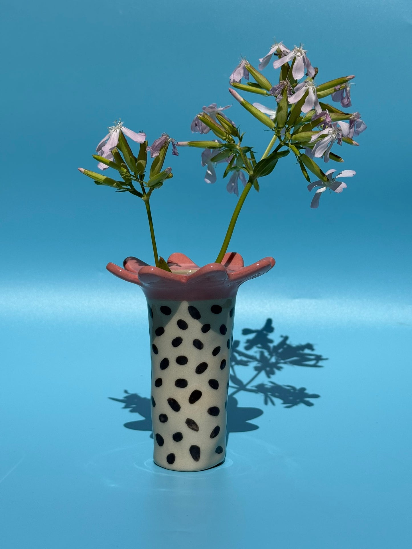 Vase Kugel und Vase Blume